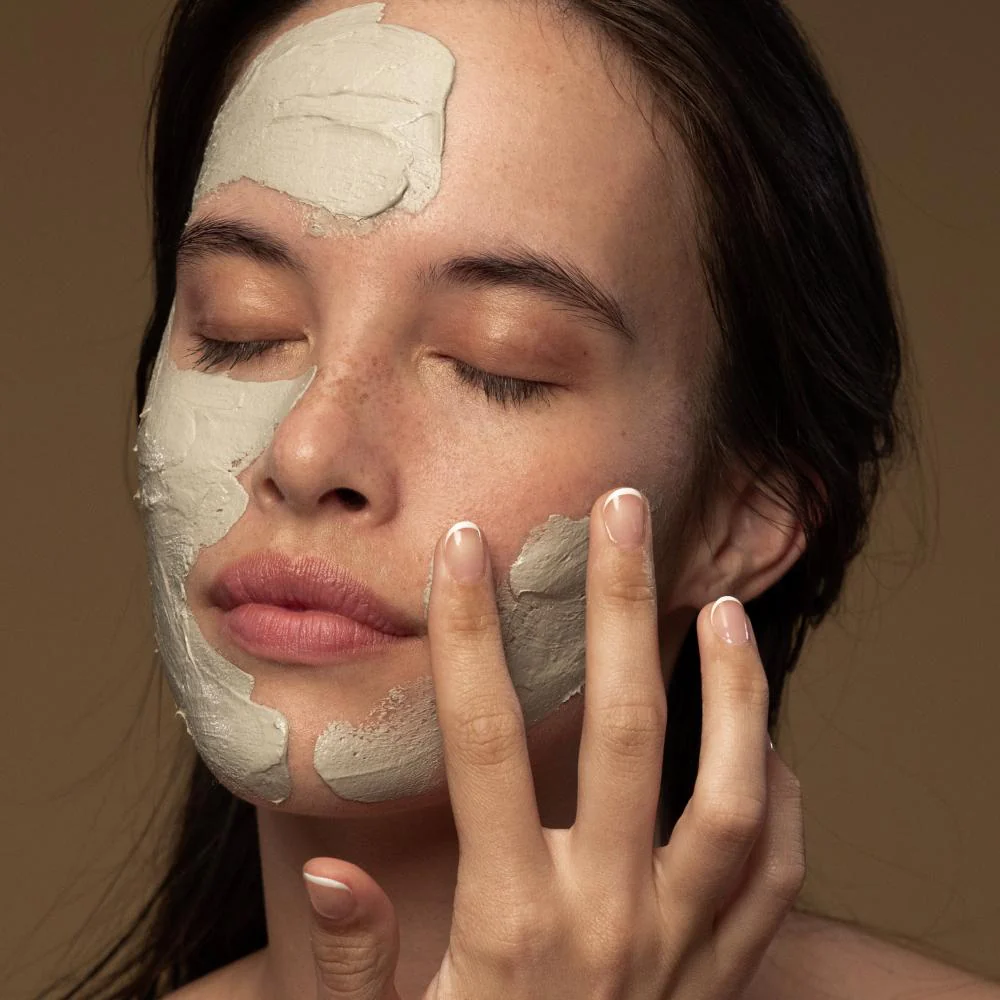 Antipodes Halo Skin Brightening Facial Mud Mask 75ml - Image 4