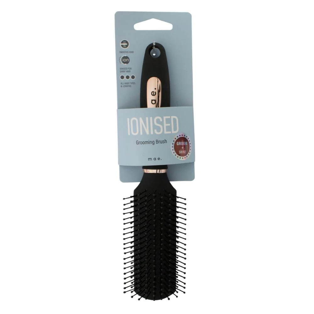 Mae Brush Ion. Grooming